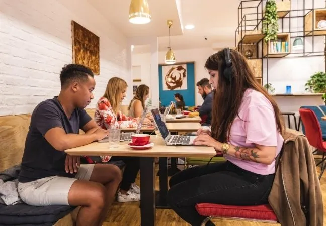 Une journée type dans notre café-coworking à Strasbourg